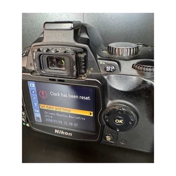 Nikon D60 Digital SLR Camera Body with Strap, Battery & Charger *Works* No Lens